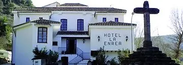 La Enrea Hotel 2*